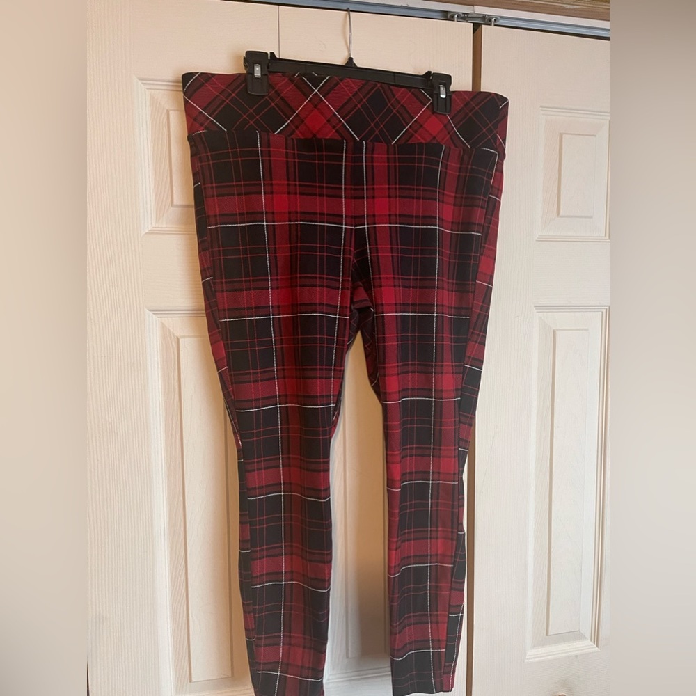 Torrid Black, Red, and White leggings 2X